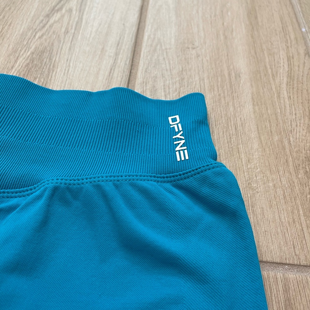 DFYNE Impact Seamless High Rise Shorts 4.5” Glacier Teal Blue Sz S - Picture 6 of 10